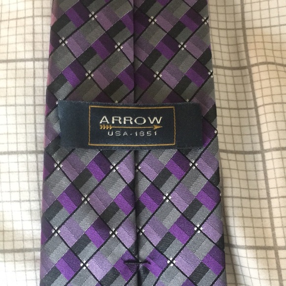 Arrow Tie - Picture 2 of 2